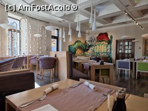 [P01] In Restaurantul Cin-Cin de la parterul hotelului » foto by silvia tudoran
 - 
<span class="allrVoted glyphicon glyphicon-heart hidden" id="av1278300"></span>
<a class="m-l-10 hidden" id="sv1278300" onclick="voting_Foto_DelVot(,1278300,3906)" role="button">șterge vot <span class="glyphicon glyphicon-remove"></span></a>
<a id="v91278300" class=" c-red"  onclick="voting_Foto_SetVot(1278300)" role="button"><span class="glyphicon glyphicon-heart-empty"></span> <b>LIKE</b> = Votează poza</a> <img class="hidden"  id="f1278300W9" src="/imagini/loader.gif" border="0" /><span class="AjErrMes hidden" id="e1278300ErM"></span>