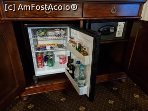 [P10] Figider - Minibar » foto by silvia tudoran
 - 
<span class="allrVoted glyphicon glyphicon-heart hidden" id="av1278309"></span>
<a class="m-l-10 hidden" id="sv1278309" onclick="voting_Foto_DelVot(,1278309,3906)" role="button">șterge vot <span class="glyphicon glyphicon-remove"></span></a>
<a id="v91278309" class=" c-red"  onclick="voting_Foto_SetVot(1278309)" role="button"><span class="glyphicon glyphicon-heart-empty"></span> <b>LIKE</b> = Votează poza</a> <img class="hidden"  id="f1278309W9" src="/imagini/loader.gif" border="0" /><span class="AjErrMes hidden" id="e1278309ErM"></span>