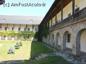 [P09] Mănăstirea Neamț - Corpul de chilii. » foto by iulianic
 - 
<span class="allrVoted glyphicon glyphicon-heart hidden" id="av1191291"></span>
<a class="m-l-10 hidden" id="sv1191291" onclick="voting_Foto_DelVot(,1191291,3917)" role="button">șterge vot <span class="glyphicon glyphicon-remove"></span></a>
<a id="v91191291" class=" c-red"  onclick="voting_Foto_SetVot(1191291)" role="button"><span class="glyphicon glyphicon-heart-empty"></span> <b>LIKE</b> = Votează poza</a> <img class="hidden"  id="f1191291W9" src="/imagini/loader.gif" border="0" /><span class="AjErrMes hidden" id="e1191291ErM"></span>