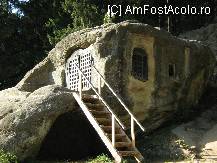 [P1x] chlia este sapata intr-o stanca, se afla inainte de manastirea Putna, la 1 km, in stanga » foto by cristi82d
 - 
<span class="allrVoted glyphicon glyphicon-heart hidden" id="av28111"></span>
<a class="m-l-10 hidden" id="sv28111" onclick="voting_Foto_DelVot(,28111,3923)" role="button">șterge vot <span class="glyphicon glyphicon-remove"></span></a>
<a id="v928111" class=" c-red"  onclick="voting_Foto_SetVot(28111)" role="button"><span class="glyphicon glyphicon-heart-empty"></span> <b>LIKE</b> = Votează poza</a> <img class="hidden"  id="f28111W9" src="/imagini/loader.gif" border="0" /><span class="AjErrMes hidden" id="e28111ErM"></span>