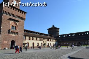 [P11] Castelul Sforzesco » foto by Ricone
 - 
<span class="allrVoted glyphicon glyphicon-heart hidden" id="av866601"></span>
<a class="m-l-10 hidden" id="sv866601" onclick="voting_Foto_DelVot(,866601,3925)" role="button">șterge vot <span class="glyphicon glyphicon-remove"></span></a>
<a id="v9866601" class=" c-red"  onclick="voting_Foto_SetVot(866601)" role="button"><span class="glyphicon glyphicon-heart-empty"></span> <b>LIKE</b> = Votează poza</a> <img class="hidden"  id="f866601W9" src="/imagini/loader.gif" border="0" /><span class="AjErrMes hidden" id="e866601ErM"></span>