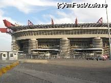 [P17] vedere exterior stadion San Siro (nu am putut sa il fotografiez pe tot) si o mica parte din parcare » foto by CCRRIISSYY
 - 
<span class="allrVoted glyphicon glyphicon-heart hidden" id="av40722"></span>
<a class="m-l-10 hidden" id="sv40722" onclick="voting_Foto_DelVot(,40722,3925)" role="button">șterge vot <span class="glyphicon glyphicon-remove"></span></a>
<a id="v940722" class=" c-red"  onclick="voting_Foto_SetVot(40722)" role="button"><span class="glyphicon glyphicon-heart-empty"></span> <b>LIKE</b> = Votează poza</a> <img class="hidden"  id="f40722W9" src="/imagini/loader.gif" border="0" /><span class="AjErrMes hidden" id="e40722ErM"></span>