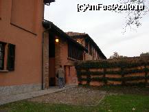 [P24] hotelul Il Chiostro - Morimondo - vedere din spate, spre manastire » foto by CCRRIISSYY
 - 
<span class="allrVoted glyphicon glyphicon-heart hidden" id="av40735"></span>
<a class="m-l-10 hidden" id="sv40735" onclick="voting_Foto_DelVot(,40735,3925)" role="button">șterge vot <span class="glyphicon glyphicon-remove"></span></a>
<a id="v940735" class=" c-red"  onclick="voting_Foto_SetVot(40735)" role="button"><span class="glyphicon glyphicon-heart-empty"></span> <b>LIKE</b> = Votează poza</a> <img class="hidden"  id="f40735W9" src="/imagini/loader.gif" border="0" /><span class="AjErrMes hidden" id="e40735ErM"></span>