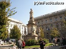 [P08] Statuia lui Leonardo Da Vinci, in parcul din fata Scalei din Milano » foto by CCRRIISSYY
 - 
<span class="allrVoted glyphicon glyphicon-heart hidden" id="av40702"></span>
<a class="m-l-10 hidden" id="sv40702" onclick="voting_Foto_DelVot(,40702,3925)" role="button">șterge vot <span class="glyphicon glyphicon-remove"></span></a>
<a id="v940702" class=" c-red"  onclick="voting_Foto_SetVot(40702)" role="button"><span class="glyphicon glyphicon-heart-empty"></span> <b>LIKE</b> = Votează poza</a> <img class="hidden"  id="f40702W9" src="/imagini/loader.gif" border="0" /><span class="AjErrMes hidden" id="e40702ErM"></span>