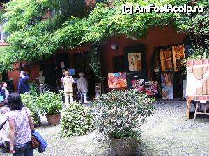 [P13] Navigli - atelierele artistilor plastici » foto by Cristinaana
 - 
<span class="allrVoted glyphicon glyphicon-heart hidden" id="av417976"></span>
<a class="m-l-10 hidden" id="sv417976" onclick="voting_Foto_DelVot(,417976,3925)" role="button">șterge vot <span class="glyphicon glyphicon-remove"></span></a>
<a id="v9417976" class=" c-red"  onclick="voting_Foto_SetVot(417976)" role="button"><span class="glyphicon glyphicon-heart-empty"></span> <b>LIKE</b> = Votează poza</a> <img class="hidden"  id="f417976W9" src="/imagini/loader.gif" border="0" /><span class="AjErrMes hidden" id="e417976ErM"></span>