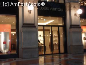 [P12] Magazin L. Vuitton in GVE » foto by bubica*
 - 
<span class="allrVoted glyphicon glyphicon-heart hidden" id="av1138488"></span>
<a class="m-l-10 hidden" id="sv1138488" onclick="voting_Foto_DelVot(,1138488,3925)" role="button">șterge vot <span class="glyphicon glyphicon-remove"></span></a>
<a id="v91138488" class=" c-red"  onclick="voting_Foto_SetVot(1138488)" role="button"><span class="glyphicon glyphicon-heart-empty"></span> <b>LIKE</b> = Votează poza</a> <img class="hidden"  id="f1138488W9" src="/imagini/loader.gif" border="0" /><span class="AjErrMes hidden" id="e1138488ErM"></span>