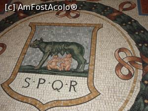 [P08] Mozaic in Galeria Vittorio Emanuele - stema Romei » foto by bubica*
 - 
<span class="allrVoted glyphicon glyphicon-heart hidden" id="av1138484"></span>
<a class="m-l-10 hidden" id="sv1138484" onclick="voting_Foto_DelVot(,1138484,3925)" role="button">șterge vot <span class="glyphicon glyphicon-remove"></span></a>
<a id="v91138484" class=" c-red"  onclick="voting_Foto_SetVot(1138484)" role="button"><span class="glyphicon glyphicon-heart-empty"></span> <b>LIKE</b> = Votează poza</a> <img class="hidden"  id="f1138484W9" src="/imagini/loader.gif" border="0" /><span class="AjErrMes hidden" id="e1138484ErM"></span>