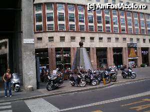 [P03] Teatrul San Babila si Fantana Fiera 1967 » foto by ile57b
 - 
<span class="allrVoted glyphicon glyphicon-heart hidden" id="av444737"></span>
<a class="m-l-10 hidden" id="sv444737" onclick="voting_Foto_DelVot(,444737,3925)" role="button">șterge vot <span class="glyphicon glyphicon-remove"></span></a>
<a id="v9444737" class=" c-red"  onclick="voting_Foto_SetVot(444737)" role="button"><span class="glyphicon glyphicon-heart-empty"></span> <b>LIKE</b> = Votează poza</a> <img class="hidden"  id="f444737W9" src="/imagini/loader.gif" border="0" /><span class="AjErrMes hidden" id="e444737ErM"></span>