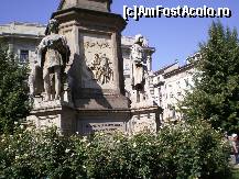 [P15] detaliu-monument Leonardo-spate » foto by ile57b
 - 
<span class="allrVoted glyphicon glyphicon-heart hidden" id="av449769"></span>
<a class="m-l-10 hidden" id="sv449769" onclick="voting_Foto_DelVot(,449769,3925)" role="button">șterge vot <span class="glyphicon glyphicon-remove"></span></a>
<a id="v9449769" class=" c-red"  onclick="voting_Foto_SetVot(449769)" role="button"><span class="glyphicon glyphicon-heart-empty"></span> <b>LIKE</b> = Votează poza</a> <img class="hidden"  id="f449769W9" src="/imagini/loader.gif" border="0" /><span class="AjErrMes hidden" id="e449769ErM"></span>