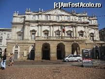 [P05] Teatrul si Piata Scala » foto by ile57b
 - 
<span class="allrVoted glyphicon glyphicon-heart hidden" id="av449743"></span>
<a class="m-l-10 hidden" id="sv449743" onclick="voting_Foto_DelVot(,449743,3925)" role="button">șterge vot <span class="glyphicon glyphicon-remove"></span></a>
<a id="v9449743" class=" c-red"  onclick="voting_Foto_SetVot(449743)" role="button"><span class="glyphicon glyphicon-heart-empty"></span> <b>LIKE</b> = Votează poza</a> <img class="hidden"  id="f449743W9" src="/imagini/loader.gif" border="0" /><span class="AjErrMes hidden" id="e449743ErM"></span>