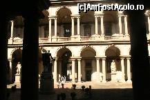 [P11] Itrarea in Pinacoteca Brera » foto by liviadavidescu
 - 
<span class="allrVoted glyphicon glyphicon-heart hidden" id="av262712"></span>
<a class="m-l-10 hidden" id="sv262712" onclick="voting_Foto_DelVot(,262712,3925)" role="button">șterge vot <span class="glyphicon glyphicon-remove"></span></a>
<a id="v9262712" class=" c-red"  onclick="voting_Foto_SetVot(262712)" role="button"><span class="glyphicon glyphicon-heart-empty"></span> <b>LIKE</b> = Votează poza</a> <img class="hidden"  id="f262712W9" src="/imagini/loader.gif" border="0" /><span class="AjErrMes hidden" id="e262712ErM"></span>