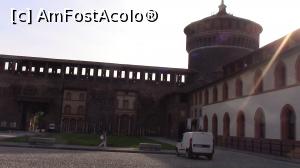 [P19] Palazzo Sforzesco. Porta dei Carmini si Torre del Carmine vazute din curtea castelului.  » foto by ovidiuyepi
 - 
<span class="allrVoted glyphicon glyphicon-heart hidden" id="av1155025"></span>
<a class="m-l-10 hidden" id="sv1155025" onclick="voting_Foto_DelVot(,1155025,3925)" role="button">șterge vot <span class="glyphicon glyphicon-remove"></span></a>
<a id="v91155025" class=" c-red"  onclick="voting_Foto_SetVot(1155025)" role="button"><span class="glyphicon glyphicon-heart-empty"></span> <b>LIKE</b> = Votează poza</a> <img class="hidden"  id="f1155025W9" src="/imagini/loader.gif" border="0" /><span class="AjErrMes hidden" id="e1155025ErM"></span>