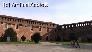 [P20] Palazzo Sforzesco. Curtea interioara (candva Piazza d”Armi).  » foto by ovidiuyepi
 - 
<span class="allrVoted glyphicon glyphicon-heart hidden" id="av1155026"></span>
<a class="m-l-10 hidden" id="sv1155026" onclick="voting_Foto_DelVot(,1155026,3925)" role="button">șterge vot <span class="glyphicon glyphicon-remove"></span></a>
<a id="v91155026" class=" c-red"  onclick="voting_Foto_SetVot(1155026)" role="button"><span class="glyphicon glyphicon-heart-empty"></span> <b>LIKE</b> = Votează poza</a> <img class="hidden"  id="f1155026W9" src="/imagini/loader.gif" border="0" /><span class="AjErrMes hidden" id="e1155026ErM"></span>