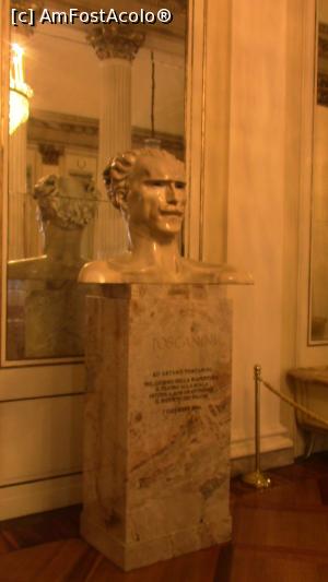 [P26] Museo Teatro alla Scala. Bustul lui Toscagnini.  » foto by ovidiuyepi
 - 
<span class="allrVoted glyphicon glyphicon-heart hidden" id="av1155032"></span>
<a class="m-l-10 hidden" id="sv1155032" onclick="voting_Foto_DelVot(,1155032,3925)" role="button">șterge vot <span class="glyphicon glyphicon-remove"></span></a>
<a id="v91155032" class=" c-red"  onclick="voting_Foto_SetVot(1155032)" role="button"><span class="glyphicon glyphicon-heart-empty"></span> <b>LIKE</b> = Votează poza</a> <img class="hidden"  id="f1155032W9" src="/imagini/loader.gif" border="0" /><span class="AjErrMes hidden" id="e1155032ErM"></span>