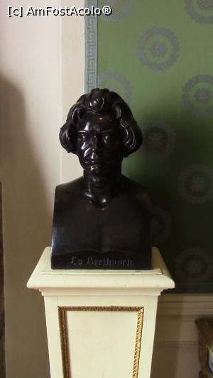 [P29] Museo Teatro alla Scala. Bustul lui Beethoven.  » foto by ovidiuyepi
 - 
<span class="allrVoted glyphicon glyphicon-heart hidden" id="av1155035"></span>
<a class="m-l-10 hidden" id="sv1155035" onclick="voting_Foto_DelVot(,1155035,3925)" role="button">șterge vot <span class="glyphicon glyphicon-remove"></span></a>
<a id="v91155035" class=" c-red"  onclick="voting_Foto_SetVot(1155035)" role="button"><span class="glyphicon glyphicon-heart-empty"></span> <b>LIKE</b> = Votează poza</a> <img class="hidden"  id="f1155035W9" src="/imagini/loader.gif" border="0" /><span class="AjErrMes hidden" id="e1155035ErM"></span>