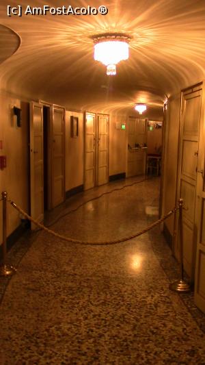 [P38] Un culoar de la Teatro alla Scala.  » foto by ovidiuyepi
 - 
<span class="allrVoted glyphicon glyphicon-heart hidden" id="av1155044"></span>
<a class="m-l-10 hidden" id="sv1155044" onclick="voting_Foto_DelVot(,1155044,3925)" role="button">șterge vot <span class="glyphicon glyphicon-remove"></span></a>
<a id="v91155044" class=" c-red"  onclick="voting_Foto_SetVot(1155044)" role="button"><span class="glyphicon glyphicon-heart-empty"></span> <b>LIKE</b> = Votează poza</a> <img class="hidden"  id="f1155044W9" src="/imagini/loader.gif" border="0" /><span class="AjErrMes hidden" id="e1155044ErM"></span>