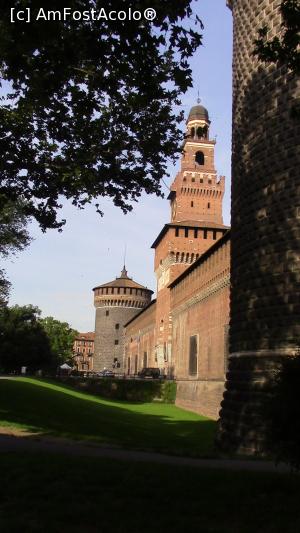 [P58] Palazzo Sforzesco. Filarete Torre si Torre della Santa Spirito.  » foto by ovidiuyepi
 - 
<span class="allrVoted glyphicon glyphicon-heart hidden" id="av1155077"></span>
<a class="m-l-10 hidden" id="sv1155077" onclick="voting_Foto_DelVot(,1155077,3925)" role="button">șterge vot <span class="glyphicon glyphicon-remove"></span></a>
<a id="v91155077" class=" c-red"  onclick="voting_Foto_SetVot(1155077)" role="button"><span class="glyphicon glyphicon-heart-empty"></span> <b>LIKE</b> = Votează poza</a> <img class="hidden"  id="f1155077W9" src="/imagini/loader.gif" border="0" /><span class="AjErrMes hidden" id="e1155077ErM"></span>