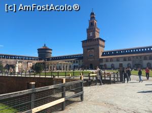 [P17] castelul Sforzesco » foto by Chloe
 - 
<span class="allrVoted glyphicon glyphicon-heart hidden" id="av1355719"></span>
<a class="m-l-10 hidden" id="sv1355719" onclick="voting_Foto_DelVot(,1355719,3925)" role="button">șterge vot <span class="glyphicon glyphicon-remove"></span></a>
<a id="v91355719" class=" c-red"  onclick="voting_Foto_SetVot(1355719)" role="button"><span class="glyphicon glyphicon-heart-empty"></span> <b>LIKE</b> = Votează poza</a> <img class="hidden"  id="f1355719W9" src="/imagini/loader.gif" border="0" /><span class="AjErrMes hidden" id="e1355719ErM"></span>