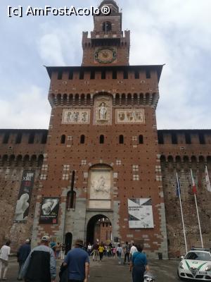 [P03] Castelul Sforzesco » foto by lenti
 - 
<span class="allrVoted glyphicon glyphicon-heart hidden" id="av1020345"></span>
<a class="m-l-10 hidden" id="sv1020345" onclick="voting_Foto_DelVot(,1020345,3925)" role="button">șterge vot <span class="glyphicon glyphicon-remove"></span></a>
<a id="v91020345" class=" c-red"  onclick="voting_Foto_SetVot(1020345)" role="button"><span class="glyphicon glyphicon-heart-empty"></span> <b>LIKE</b> = Votează poza</a> <img class="hidden"  id="f1020345W9" src="/imagini/loader.gif" border="0" /><span class="AjErrMes hidden" id="e1020345ErM"></span>