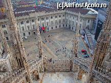 [P47] Domul din Milano : vedere de pe terasa centrală a acoperișului către Palazzo Reale » foto by mariana.olaru
 - 
<span class="allrVoted glyphicon glyphicon-heart hidden" id="av327196"></span>
<a class="m-l-10 hidden" id="sv327196" onclick="voting_Foto_DelVot(,327196,3925)" role="button">șterge vot <span class="glyphicon glyphicon-remove"></span></a>
<a id="v9327196" class=" c-red"  onclick="voting_Foto_SetVot(327196)" role="button"><span class="glyphicon glyphicon-heart-empty"></span> <b>LIKE</b> = Votează poza</a> <img class="hidden"  id="f327196W9" src="/imagini/loader.gif" border="0" /><span class="AjErrMes hidden" id="e327196ErM"></span>