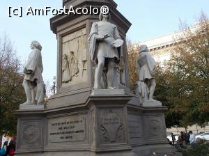 [P05] Milano. Piazza della Scala. Monumentul Leonardo da Vinci. » foto by mihaelavoicu
 - 
<span class="allrVoted glyphicon glyphicon-heart hidden" id="av1262226"></span>
<a class="m-l-10 hidden" id="sv1262226" onclick="voting_Foto_DelVot(,1262226,3925)" role="button">șterge vot <span class="glyphicon glyphicon-remove"></span></a>
<a id="v91262226" class=" c-red"  onclick="voting_Foto_SetVot(1262226)" role="button"><span class="glyphicon glyphicon-heart-empty"></span> <b>LIKE</b> = Votează poza</a> <img class="hidden"  id="f1262226W9" src="/imagini/loader.gif" border="0" /><span class="AjErrMes hidden" id="e1262226ErM"></span>