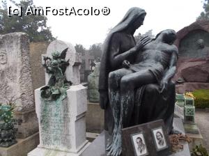 [P12] Cimitero Monumentale, Milano. ”Pieta” » foto by mihaelavoicu
 - 
<span class="allrVoted glyphicon glyphicon-heart hidden" id="av921675"></span>
<a class="m-l-10 hidden" id="sv921675" onclick="voting_Foto_DelVot(,921675,3925)" role="button">șterge vot <span class="glyphicon glyphicon-remove"></span></a>
<a id="v9921675" class=" c-red"  onclick="voting_Foto_SetVot(921675)" role="button"><span class="glyphicon glyphicon-heart-empty"></span> <b>LIKE</b> = Votează poza</a> <img class="hidden"  id="f921675W9" src="/imagini/loader.gif" border="0" /><span class="AjErrMes hidden" id="e921675ErM"></span>