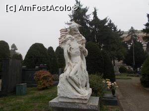 [P22] Cimitero Monumentale, Milano. ”Coborârea de pe Cruce” » foto by mihaelavoicu
 - 
<span class="allrVoted glyphicon glyphicon-heart hidden" id="av921685"></span>
<a class="m-l-10 hidden" id="sv921685" onclick="voting_Foto_DelVot(,921685,3925)" role="button">șterge vot <span class="glyphicon glyphicon-remove"></span></a>
<a id="v9921685" class=" c-red"  onclick="voting_Foto_SetVot(921685)" role="button"><span class="glyphicon glyphicon-heart-empty"></span> <b>LIKE</b> = Votează poza</a> <img class="hidden"  id="f921685W9" src="/imagini/loader.gif" border="0" /><span class="AjErrMes hidden" id="e921685ErM"></span>