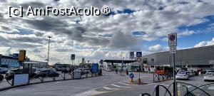 [P21] Terminal Sosiri la aeroportul Bergamo - în dreapta peroanele cu autobuze, în stânga un mall - Orio Center (există pasaj pietonal subteran spre centrul comercial). » foto by tata123 🔱
 - 
<span class="allrVoted glyphicon glyphicon-heart hidden" id="av1417519"></span>
<a class="m-l-10 hidden" id="sv1417519" onclick="voting_Foto_DelVot(,1417519,3925)" role="button">șterge vot <span class="glyphicon glyphicon-remove"></span></a>
<a id="v91417519" class=" c-red"  onclick="voting_Foto_SetVot(1417519)" role="button"><span class="glyphicon glyphicon-heart-empty"></span> <b>LIKE</b> = Votează poza</a> <img class="hidden"  id="f1417519W9" src="/imagini/loader.gif" border="0" /><span class="AjErrMes hidden" id="e1417519ErM"></span>