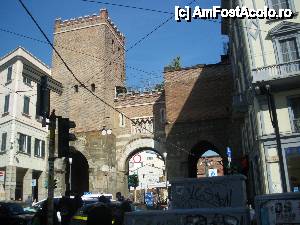 [P01] O vedere a Porta Ticinese » foto by fanespoitorul
 - 
<span class="allrVoted glyphicon glyphicon-heart hidden" id="av409668"></span>
<a class="m-l-10 hidden" id="sv409668" onclick="voting_Foto_DelVot(,409668,3925)" role="button">șterge vot <span class="glyphicon glyphicon-remove"></span></a>
<a id="v9409668" class=" c-red"  onclick="voting_Foto_SetVot(409668)" role="button"><span class="glyphicon glyphicon-heart-empty"></span> <b>LIKE</b> = Votează poza</a> <img class="hidden"  id="f409668W9" src="/imagini/loader.gif" border="0" /><span class="AjErrMes hidden" id="e409668ErM"></span>