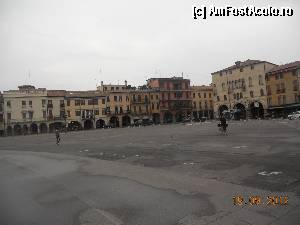 [P10] Italia - Padova - cateva din palatele din Prato della Valle » foto by Diaura*
 - 
<span class="allrVoted glyphicon glyphicon-heart hidden" id="av376689"></span>
<a class="m-l-10 hidden" id="sv376689" onclick="voting_Foto_DelVot(,376689,3933)" role="button">șterge vot <span class="glyphicon glyphicon-remove"></span></a>
<a id="v9376689" class=" c-red"  onclick="voting_Foto_SetVot(376689)" role="button"><span class="glyphicon glyphicon-heart-empty"></span> <b>LIKE</b> = Votează poza</a> <img class="hidden"  id="f376689W9" src="/imagini/loader.gif" border="0" /><span class="AjErrMes hidden" id="e376689ErM"></span>