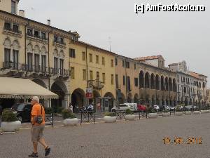 [P17] Italia - Padova, la pas prin centrul vechi.  » foto by Diaura*
 - 
<span class="allrVoted glyphicon glyphicon-heart hidden" id="av376696"></span>
<a class="m-l-10 hidden" id="sv376696" onclick="voting_Foto_DelVot(,376696,3933)" role="button">șterge vot <span class="glyphicon glyphicon-remove"></span></a>
<a id="v9376696" class=" c-red"  onclick="voting_Foto_SetVot(376696)" role="button"><span class="glyphicon glyphicon-heart-empty"></span> <b>LIKE</b> = Votează poza</a> <img class="hidden"  id="f376696W9" src="/imagini/loader.gif" border="0" /><span class="AjErrMes hidden" id="e376696ErM"></span>