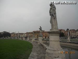 [P05] Italia - Padova - Prato della Valle » foto by Diaura*
 - 
<span class="allrVoted glyphicon glyphicon-heart hidden" id="av376684"></span>
<a class="m-l-10 hidden" id="sv376684" onclick="voting_Foto_DelVot(,376684,3933)" role="button">șterge vot <span class="glyphicon glyphicon-remove"></span></a>
<a id="v9376684" class=" c-red"  onclick="voting_Foto_SetVot(376684)" role="button"><span class="glyphicon glyphicon-heart-empty"></span> <b>LIKE</b> = Votează poza</a> <img class="hidden"  id="f376684W9" src="/imagini/loader.gif" border="0" /><span class="AjErrMes hidden" id="e376684ErM"></span>