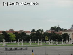 [P02] Prato della Valle » foto by RoxanaGRS
 - 
<span class="allrVoted glyphicon glyphicon-heart hidden" id="av992476"></span>
<a class="m-l-10 hidden" id="sv992476" onclick="voting_Foto_DelVot(,992476,3933)" role="button">șterge vot <span class="glyphicon glyphicon-remove"></span></a>
<a id="v9992476" class=" c-red"  onclick="voting_Foto_SetVot(992476)" role="button"><span class="glyphicon glyphicon-heart-empty"></span> <b>LIKE</b> = Votează poza</a> <img class="hidden"  id="f992476W9" src="/imagini/loader.gif" border="0" /><span class="AjErrMes hidden" id="e992476ErM"></span>