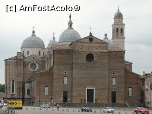 [P03] Imensa Catedrală Santa Giustina » foto by RoxanaGRS
 - 
<span class="allrVoted glyphicon glyphicon-heart hidden" id="av992478"></span>
<a class="m-l-10 hidden" id="sv992478" onclick="voting_Foto_DelVot(,992478,3933)" role="button">șterge vot <span class="glyphicon glyphicon-remove"></span></a>
<a id="v9992478" class=" c-red"  onclick="voting_Foto_SetVot(992478)" role="button"><span class="glyphicon glyphicon-heart-empty"></span> <b>LIKE</b> = Votează poza</a> <img class="hidden"  id="f992478W9" src="/imagini/loader.gif" border="0" /><span class="AjErrMes hidden" id="e992478ErM"></span>
