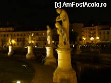 [P08] O parte din cele 78 de celebritati din Prato della Valle » foto by pepsi70ro
 - 
<span class="allrVoted glyphicon glyphicon-heart hidden" id="av47525"></span>
<a class="m-l-10 hidden" id="sv47525" onclick="voting_Foto_DelVot(,47525,3933)" role="button">șterge vot <span class="glyphicon glyphicon-remove"></span></a>
<a id="v947525" class=" c-red"  onclick="voting_Foto_SetVot(47525)" role="button"><span class="glyphicon glyphicon-heart-empty"></span> <b>LIKE</b> = Votează poza</a> <img class="hidden"  id="f47525W9" src="/imagini/loader.gif" border="0" /><span class="AjErrMes hidden" id="e47525ErM"></span>