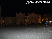 [P07] Piata din fata bazilicii unde comerciantii isi stangeau marfa » foto by pepsi70ro
 - 
<span class="allrVoted glyphicon glyphicon-heart hidden" id="av47823"></span>
<a class="m-l-10 hidden" id="sv47823" onclick="voting_Foto_DelVot(,47823,3933)" role="button">șterge vot <span class="glyphicon glyphicon-remove"></span></a>
<a id="v947823" class=" c-red"  onclick="voting_Foto_SetVot(47823)" role="button"><span class="glyphicon glyphicon-heart-empty"></span> <b>LIKE</b> = Votează poza</a> <img class="hidden"  id="f47823W9" src="/imagini/loader.gif" border="0" /><span class="AjErrMes hidden" id="e47823ErM"></span>