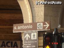 [P05] indicator spre basilica » foto by geany_m
 - 
<span class="allrVoted glyphicon glyphicon-heart hidden" id="av73264"></span>
<a class="m-l-10 hidden" id="sv73264" onclick="voting_Foto_DelVot(,73264,3933)" role="button">șterge vot <span class="glyphicon glyphicon-remove"></span></a>
<a id="v973264" class=" c-red"  onclick="voting_Foto_SetVot(73264)" role="button"><span class="glyphicon glyphicon-heart-empty"></span> <b>LIKE</b> = Votează poza</a> <img class="hidden"  id="f73264W9" src="/imagini/loader.gif" border="0" /><span class="AjErrMes hidden" id="e73264ErM"></span>