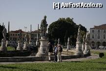 [P04] Pratto della Valle Padova » foto by mariarosa
 - 
<span class="allrVoted glyphicon glyphicon-heart hidden" id="av205836"></span>
<a class="m-l-10 hidden" id="sv205836" onclick="voting_Foto_DelVot(,205836,3933)" role="button">șterge vot <span class="glyphicon glyphicon-remove"></span></a>
<a id="v9205836" class=" c-red"  onclick="voting_Foto_SetVot(205836)" role="button"><span class="glyphicon glyphicon-heart-empty"></span> <b>LIKE</b> = Votează poza</a> <img class="hidden"  id="f205836W9" src="/imagini/loader.gif" border="0" /><span class="AjErrMes hidden" id="e205836ErM"></span>