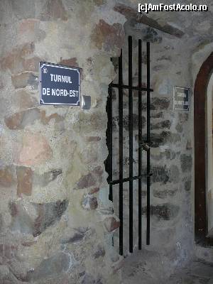 [P35] Scurtul „hol” ce face trecerea către Turnul de Nord-Est, plus intrarea (blocată) către Camera Domniţelor » foto by Claudiu U.
 - 
<span class="allrVoted glyphicon glyphicon-heart hidden" id="av575442"></span>
<a class="m-l-10 hidden" id="sv575442" onclick="voting_Foto_DelVot(,575442,3934)" role="button">șterge vot <span class="glyphicon glyphicon-remove"></span></a>
<a id="v9575442" class=" c-red"  onclick="voting_Foto_SetVot(575442)" role="button"><span class="glyphicon glyphicon-heart-empty"></span> <b>LIKE</b> = Votează poza</a> <img class="hidden"  id="f575442W9" src="/imagini/loader.gif" border="0" /><span class="AjErrMes hidden" id="e575442ErM"></span>