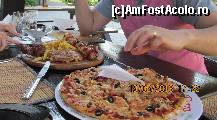 [P01] Cele doua portii comandate de noi la restaurantul pensiunii La Cetate » foto by fra
 - 
<span class="allrVoted glyphicon glyphicon-heart hidden" id="av422780"></span>
<a class="m-l-10 hidden" id="sv422780" onclick="voting_Foto_DelVot(,422780,3934)" role="button">șterge vot <span class="glyphicon glyphicon-remove"></span></a>
<a id="v9422780" class=" c-red"  onclick="voting_Foto_SetVot(422780)" role="button"><span class="glyphicon glyphicon-heart-empty"></span> <b>LIKE</b> = Votează poza</a> <img class="hidden"  id="f422780W9" src="/imagini/loader.gif" border="0" /><span class="AjErrMes hidden" id="e422780ErM"></span>
