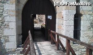 [P06] Podul de la intrarea în cetate ce se ridica şi întrerupea accesul în interior. Cetatea Neamţ, Târgu- Neamţ, jud. Neamţ. » foto by traian.leuca †
 - 
<span class="allrVoted glyphicon glyphicon-heart hidden" id="av425764"></span>
<a class="m-l-10 hidden" id="sv425764" onclick="voting_Foto_DelVot(,425764,3934)" role="button">șterge vot <span class="glyphicon glyphicon-remove"></span></a>
<a id="v9425764" class=" c-red"  onclick="voting_Foto_SetVot(425764)" role="button"><span class="glyphicon glyphicon-heart-empty"></span> <b>LIKE</b> = Votează poza</a> <img class="hidden"  id="f425764W9" src="/imagini/loader.gif" border="0" /><span class="AjErrMes hidden" id="e425764ErM"></span>