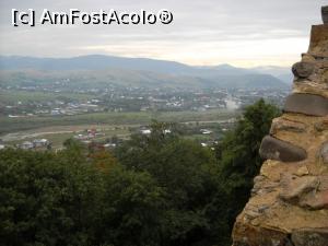 [P23] Vedere de pe platforma de belvedere a Cetății (peretele sudic) spre vest, spre amontele râului Ozana (Neamț). În această direcție sunt mănăstirile Neamț, Secu, Sihăstria și Sihla. De partea cealaltă a râului este comuna Vânători.  » foto by Lucien
 - 
<span class="allrVoted glyphicon glyphicon-heart hidden" id="av744913"></span>
<a class="m-l-10 hidden" id="sv744913" onclick="voting_Foto_DelVot(,744913,3934)" role="button">șterge vot <span class="glyphicon glyphicon-remove"></span></a>
<a id="v9744913" class=" c-red"  onclick="voting_Foto_SetVot(744913)" role="button"><span class="glyphicon glyphicon-heart-empty"></span> <b>LIKE</b> = Votează poza</a> <img class="hidden"  id="f744913W9" src="/imagini/loader.gif" border="0" /><span class="AjErrMes hidden" id="e744913ErM"></span>