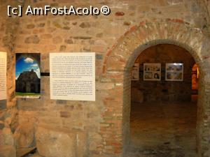 [P26] ”Lapidarium” (1). Trei camere la demisolul cetății, peretele sudic. Adăpostesc panouri cu imagini și informații detaliate privind cetățile din sistemul defensiv medieval al Moldovei, inclusiv cele dintre Prut și Nistru.  » foto by Lucien
 - 
<span class="allrVoted glyphicon glyphicon-heart hidden" id="av744916"></span>
<a class="m-l-10 hidden" id="sv744916" onclick="voting_Foto_DelVot(,744916,3934)" role="button">șterge vot <span class="glyphicon glyphicon-remove"></span></a>
<a id="v9744916" class=" c-red"  onclick="voting_Foto_SetVot(744916)" role="button"><span class="glyphicon glyphicon-heart-empty"></span> <b>LIKE</b> = Votează poza</a> <img class="hidden"  id="f744916W9" src="/imagini/loader.gif" border="0" /><span class="AjErrMes hidden" id="e744916ErM"></span>