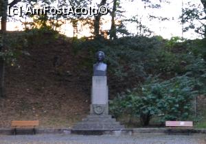 [P11] Statuia lui Eminescu » foto by AZE
 - 
<span class="allrVoted glyphicon glyphicon-heart hidden" id="av798115"></span>
<a class="m-l-10 hidden" id="sv798115" onclick="voting_Foto_DelVot(,798115,3936)" role="button">șterge vot <span class="glyphicon glyphicon-remove"></span></a>
<a id="v9798115" class=" c-red"  onclick="voting_Foto_SetVot(798115)" role="button"><span class="glyphicon glyphicon-heart-empty"></span> <b>LIKE</b> = Votează poza</a> <img class="hidden"  id="f798115W9" src="/imagini/loader.gif" border="0" /><span class="AjErrMes hidden" id="e798115ErM"></span>