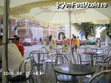 [P26] Pe terasa de la Eis-Cafe Venezzia poţi mânca o îngheţată savuroasă, admirând priveliştea spre Muzeul de Istorie, populată cu personaje pitoreşti, venite din vremuri străvechi » foto by Costi
 - 
<span class="allrVoted glyphicon glyphicon-heart hidden" id="av35243"></span>
<a class="m-l-10 hidden" id="sv35243" onclick="voting_Foto_DelVot(,35243,3936)" role="button">șterge vot <span class="glyphicon glyphicon-remove"></span></a>
<a id="v935243" class=" c-red"  onclick="voting_Foto_SetVot(35243)" role="button"><span class="glyphicon glyphicon-heart-empty"></span> <b>LIKE</b> = Votează poza</a> <img class="hidden"  id="f35243W9" src="/imagini/loader.gif" border="0" /><span class="AjErrMes hidden" id="e35243ErM"></span>