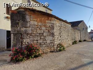 [P62] Zid medieval în Sv. Lovreč » foto by crismis
 - 
<span class="allrVoted glyphicon glyphicon-heart hidden" id="av1351738"></span>
<a class="m-l-10 hidden" id="sv1351738" onclick="voting_Foto_DelVot(,1351738,3940)" role="button">șterge vot <span class="glyphicon glyphicon-remove"></span></a>
<a id="v91351738" class=" c-red"  onclick="voting_Foto_SetVot(1351738)" role="button"><span class="glyphicon glyphicon-heart-empty"></span> <b>LIKE</b> = Votează poza</a> <img class="hidden"  id="f1351738W9" src="/imagini/loader.gif" border="0" /><span class="AjErrMes hidden" id="e1351738ErM"></span>
