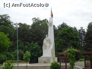 [P18] Statuia ecvestră a lui Bogdan I. » foto by tata123 🔱
 - 
<span class="allrVoted glyphicon glyphicon-heart hidden" id="av1245527"></span>
<a class="m-l-10 hidden" id="sv1245527" onclick="voting_Foto_DelVot(,1245527,3957)" role="button">șterge vot <span class="glyphicon glyphicon-remove"></span></a>
<a id="v91245527" class=" c-red"  onclick="voting_Foto_SetVot(1245527)" role="button"><span class="glyphicon glyphicon-heart-empty"></span> <b>LIKE</b> = Votează poza</a> <img class="hidden"  id="f1245527W9" src="/imagini/loader.gif" border="0" /><span class="AjErrMes hidden" id="e1245527ErM"></span>