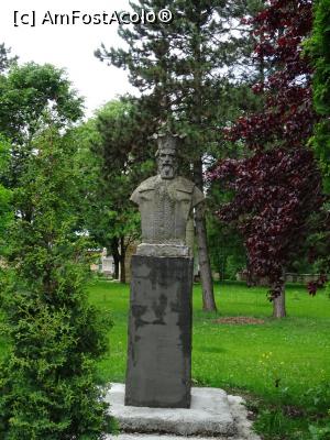 [P21] Bustul din piatră a lui Bogdan I. » foto by tata123 🔱
 - 
<span class="allrVoted glyphicon glyphicon-heart hidden" id="av1245530"></span>
<a class="m-l-10 hidden" id="sv1245530" onclick="voting_Foto_DelVot(,1245530,3957)" role="button">șterge vot <span class="glyphicon glyphicon-remove"></span></a>
<a id="v91245530" class=" c-red"  onclick="voting_Foto_SetVot(1245530)" role="button"><span class="glyphicon glyphicon-heart-empty"></span> <b>LIKE</b> = Votează poza</a> <img class="hidden"  id="f1245530W9" src="/imagini/loader.gif" border="0" /><span class="AjErrMes hidden" id="e1245530ErM"></span>