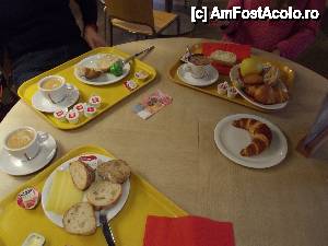 [P02] Micul dejun la popasul din prima poza. Ce vedeti pe masa, a costat in total 29 chf.  » foto by Michaell
 - 
<span class="allrVoted glyphicon glyphicon-heart hidden" id="av479369"></span>
<a class="m-l-10 hidden" id="sv479369" onclick="voting_Foto_DelVot(,479369,3962)" role="button">șterge vot <span class="glyphicon glyphicon-remove"></span></a>
<a id="v9479369" class=" c-red"  onclick="voting_Foto_SetVot(479369)" role="button"><span class="glyphicon glyphicon-heart-empty"></span> <b>LIKE</b> = Votează poza</a> <img class="hidden"  id="f479369W9" src="/imagini/loader.gif" border="0" /><span class="AjErrMes hidden" id="e479369ErM"></span>