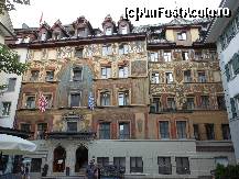 [P10] Luzern - Această clădire pictată este Hotel des Balances.  » foto by iulianic
 - 
<span class="allrVoted glyphicon glyphicon-heart hidden" id="av418351"></span>
<a class="m-l-10 hidden" id="sv418351" onclick="voting_Foto_DelVot(,418351,3962)" role="button">șterge vot <span class="glyphicon glyphicon-remove"></span></a>
<a id="v9418351" class=" c-red"  onclick="voting_Foto_SetVot(418351)" role="button"><span class="glyphicon glyphicon-heart-empty"></span> <b>LIKE</b> = Votează poza</a> <img class="hidden"  id="f418351W9" src="/imagini/loader.gif" border="0" /><span class="AjErrMes hidden" id="e418351ErM"></span>
